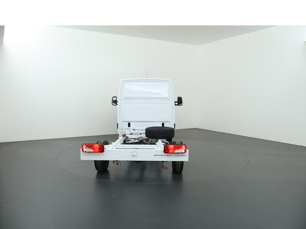 Mercedes-Benz SPRINTER 315 CDI | Aut. | Chassis | L3 | 3500 KG. AHW | Airco | Cruise Control | MBUX Navigatie | Apple Carplay/Android Auto | Lane-Assist | Vierseizoenenbanden | Comfort Bestuurdersstoel | 3500 KG. AHW | ELKE OPBOUW MOGELIJK