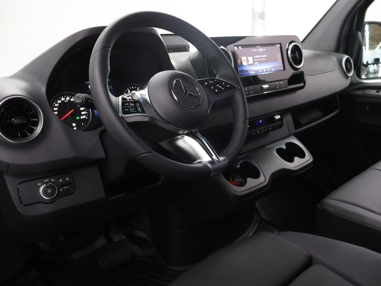 Mercedes-Benz SPRINTER 319 CDI L2 H2 Select | Winterpakket | Trekgewicht 3500 kg | Adaptieve Cruise Distronic | LED koplampen | Achteruitrijcamera | Smartphone integratie pakket |