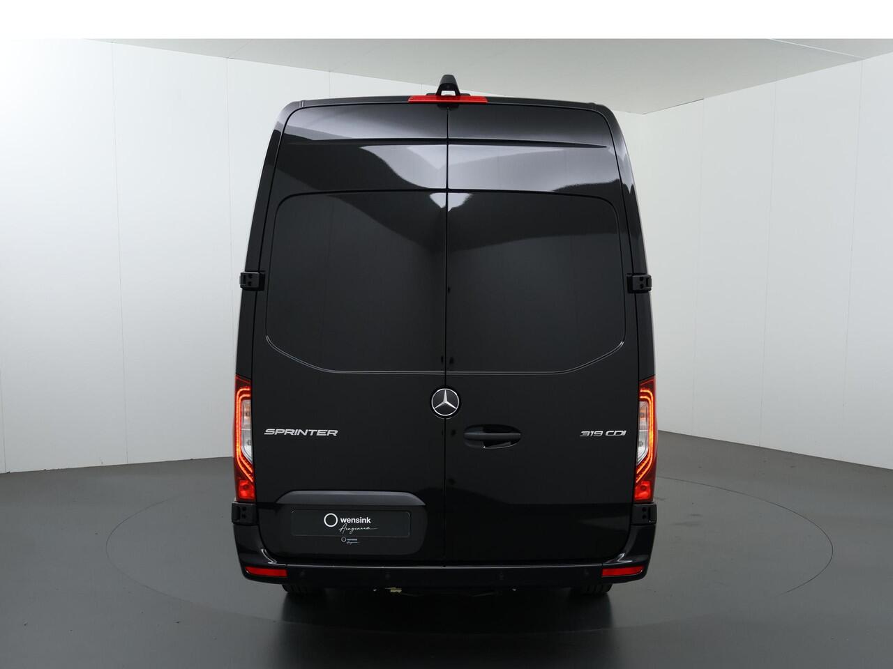 Mercedes-Benz SPRINTER 319 CDI L3 H2 Select | Winterpakket | Trekgewicht 3500 kg | Adaptieve Cruise Distronic | LED koplampen | Achteruitrijcamera | Smartphone integratie pakket |