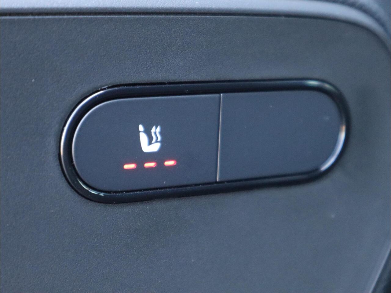 Mercedes-Benz SPRINTER 319 1.9 CDI L2 Pro DISTRONIC 3,5T AHW 360gr. CAMERA NAVI