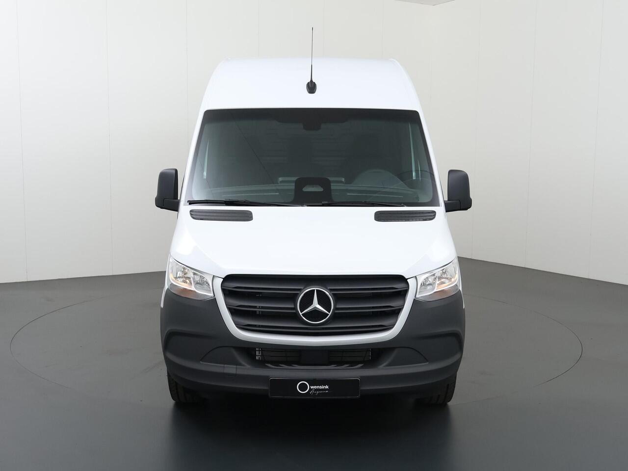 Mercedes-Benz SPRINTER 315 | Aut. | L2 H2 | RWD | PRO | 3500 KG. AHW | Airco | Cruise Control | 3500 KG. AHW | Carplay / Android Auto | Dodehoekassistent | Lane-Assist | Multifunctioneel Stuurwiel | 3-zits |