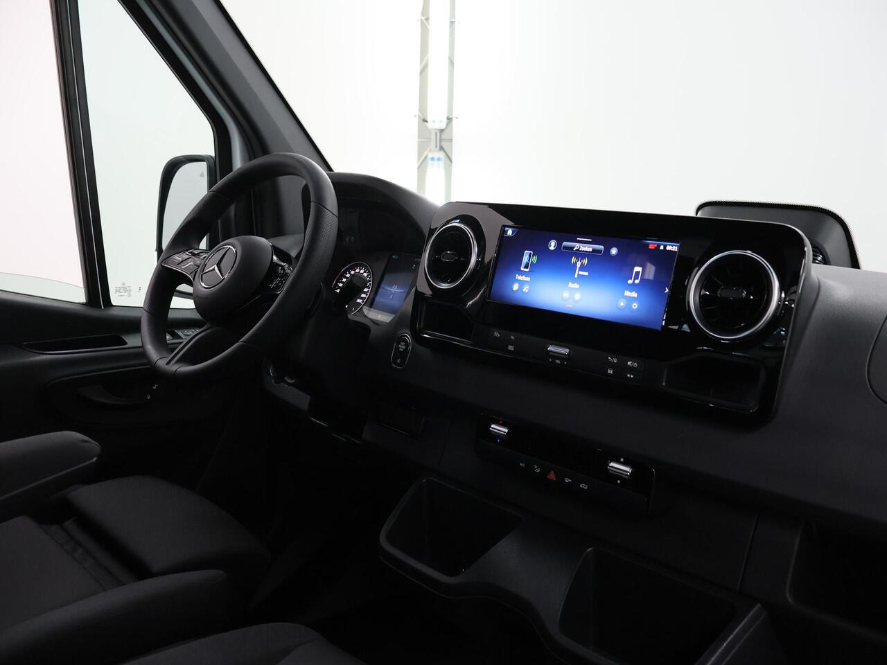 Mercedes-Benz SPRINTER 317 CDI Chassis Openlaadbak L3 RWD PRO | ¤83.850,- Incl. BTW & BPM | 3500 KG Trekhaak | Smartphone integratie | Achteruitrijcamera | Cruise Control | Dodehoekassistent | Climate Control | Apple Carplay | Airco |