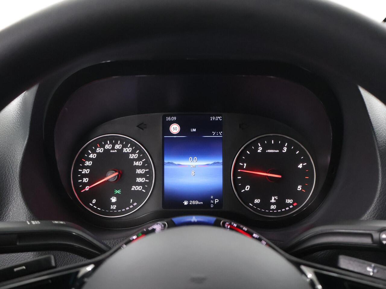 Mercedes-Benz SPRINTER 317 CDI | Aut. | L2 H2 | RWD | PRO | 3500KG. AHW | Airco | Cruise Control | Parkeercamera | Lane Assist | Dodehoekassistent | Comfort Bestuurdersstoel |