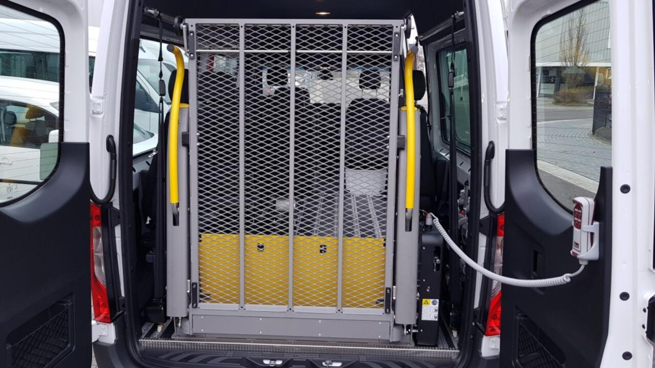 Mercedes-Benz SPRINTER 4- Klapstoelen / Rolstoelbus / e-lift / Incl- BPM