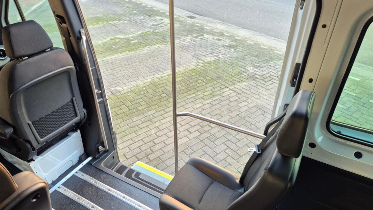 Mercedes-Benz SPRINTER 9-persoons Rolstoelbus met e-lift Incl- BPM