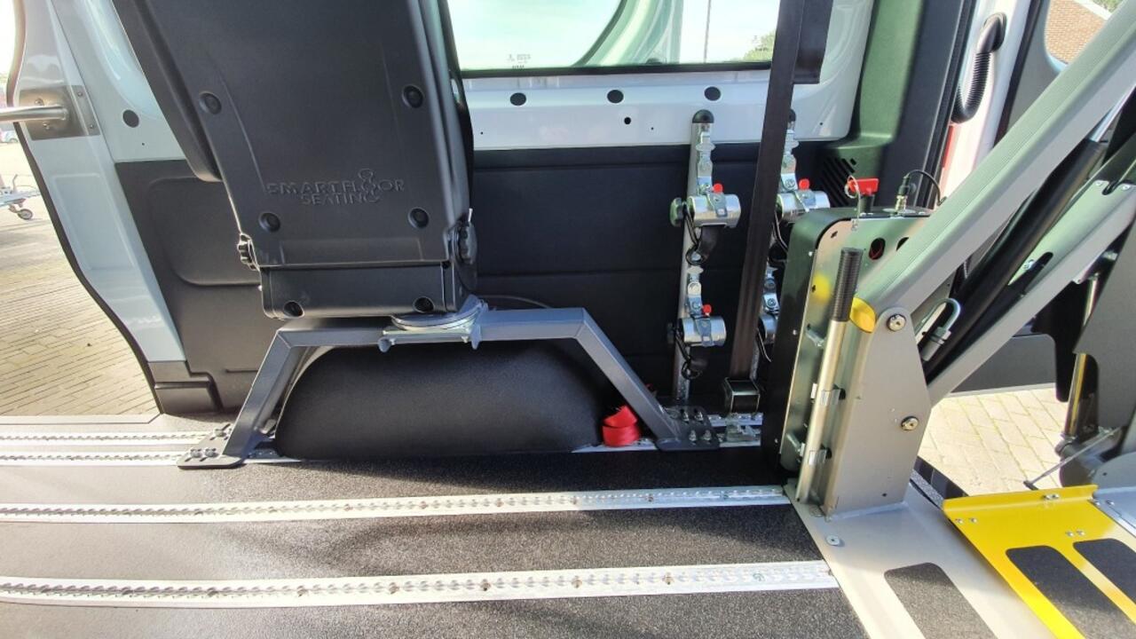 Mercedes-Benz SPRINTER Klapstoelen / Rolstoelbus met e-lift Incl- BPM
