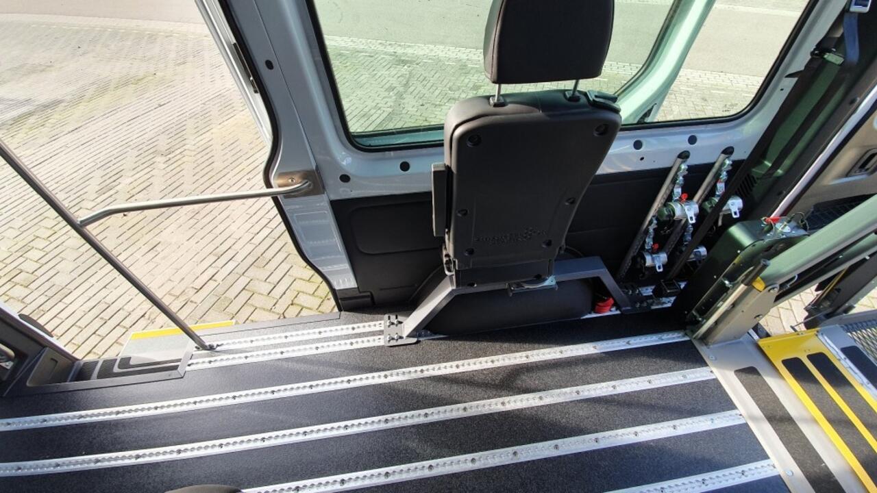 Mercedes-Benz SPRINTER Klapstoelen / Rolstoelbus met e-lift Incl- BPM