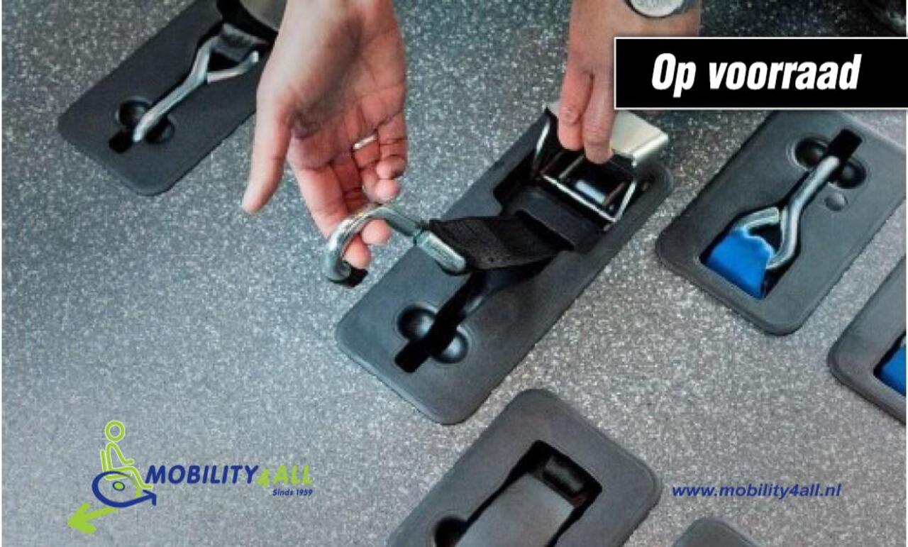 Mercedes-Benz SPRINTER VOORRAAD! Rolstoelbus met BFIT5 vloer systeem.