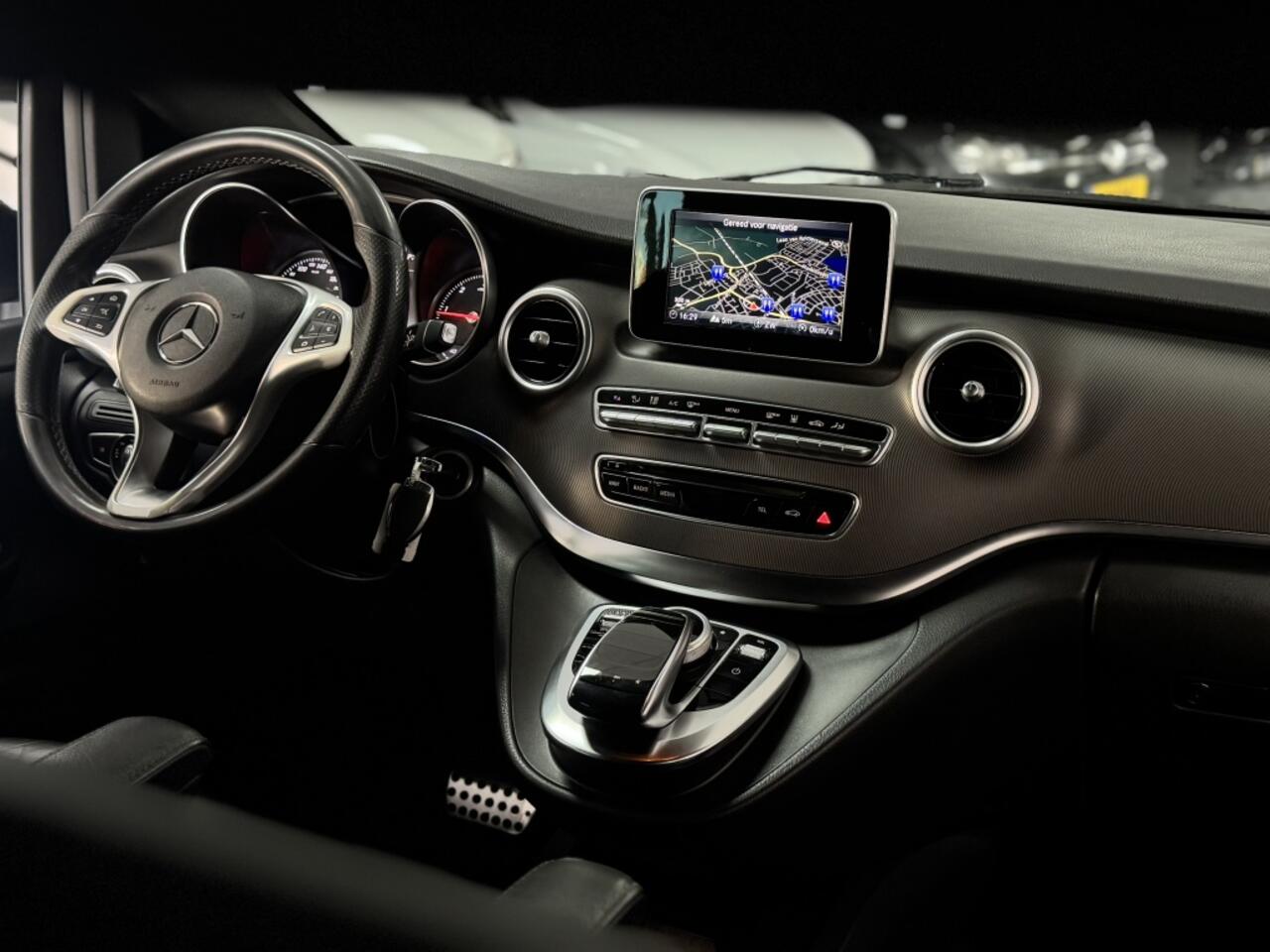 Mercedes-Benz V-KLASSE 250d Extra Lang DC AMG 190PK 2018