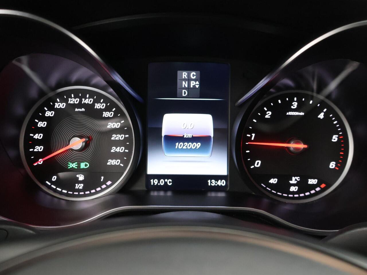 Mercedes-Benz V-KLASSE 300d | XL L3 | DC | AVANTGARDE | 360° CAMERA | BURMESTER | DISTRONIC PLUS | 19" WIELEN | LEDER | ELEKTRISCHE DEUREN | LED LAMPEN | COMMAND ONLINE | RIJASSISTENTIE PAKKET | TREKHAAK