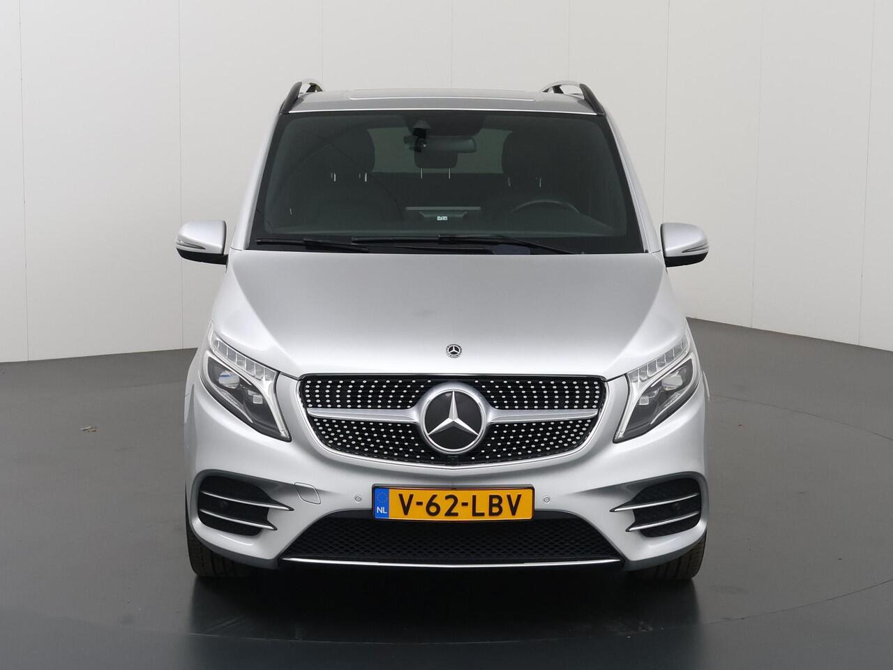 Mercedes-Benz V-KLASSE 300d 4-MATIC | L2 Lang | AMG | Dubbele Cabine | Carplay | Touch Screen Upgrade | Distronic Plus | Burmester | Stoelverwarming | Lederen Bekleding | 5-zits | 2500 KG Trekhaak | Parkeercamera | AMG