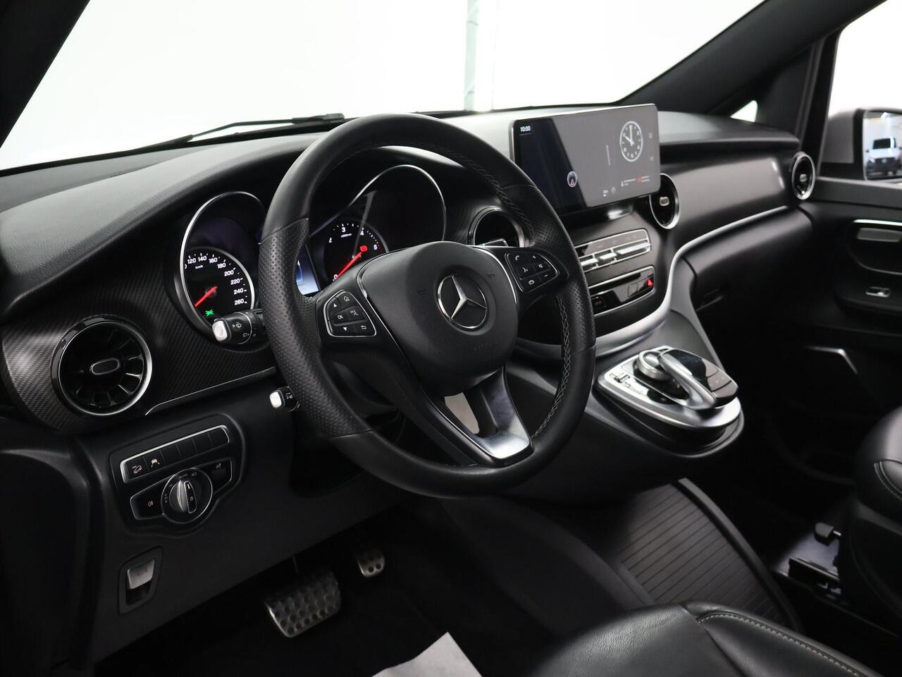 Mercedes-Benz V-KLASSE 300d 4-MATIC | L2 Lang | AMG | Dubbele Cabine | Carplay | Touch Screen Upgrade | Distronic Plus | Burmester | Stoelverwarming | Lederen Bekleding | 5-zits | 2500 KG Trekhaak | Parkeercamera | AMG