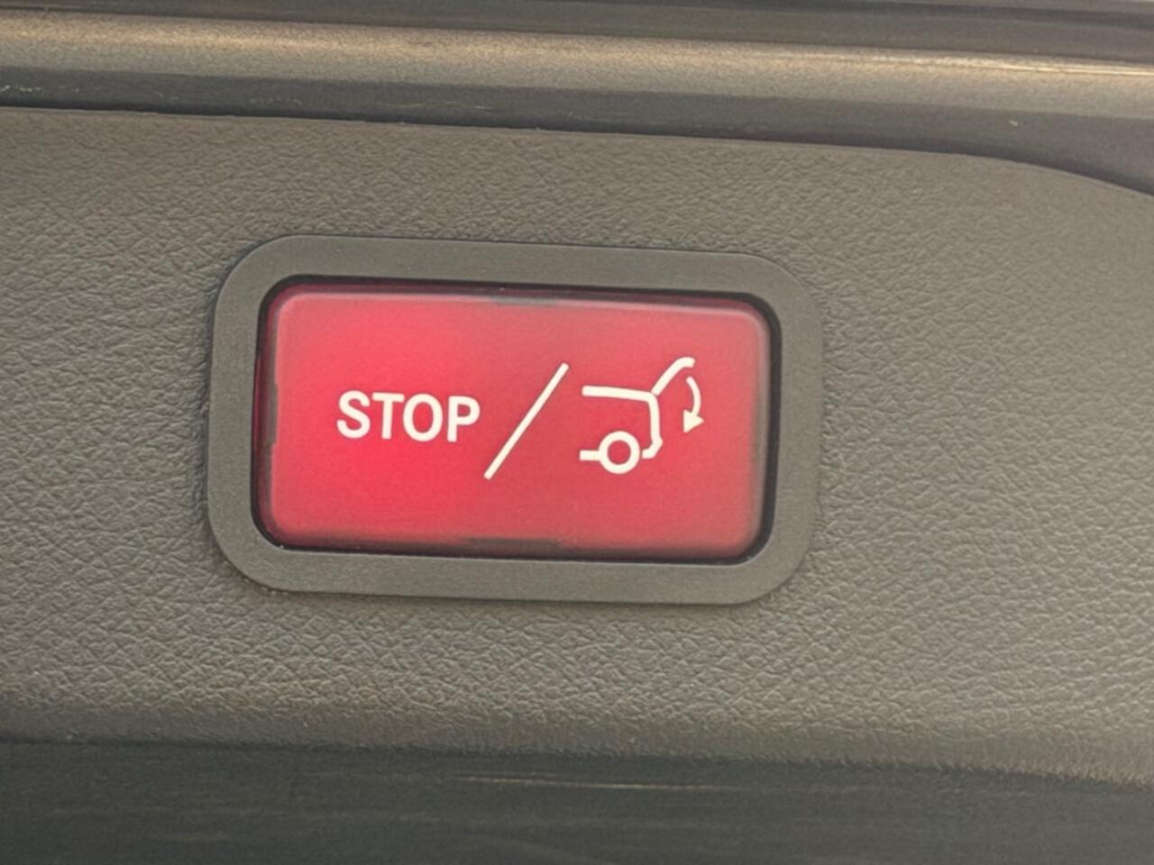 Mercedes-Benz V-KLASSE 250d Lang AMG Dubbel Cabine / Leder / 360 Camera / Burmester / Elektrische schuifdeuren + klep