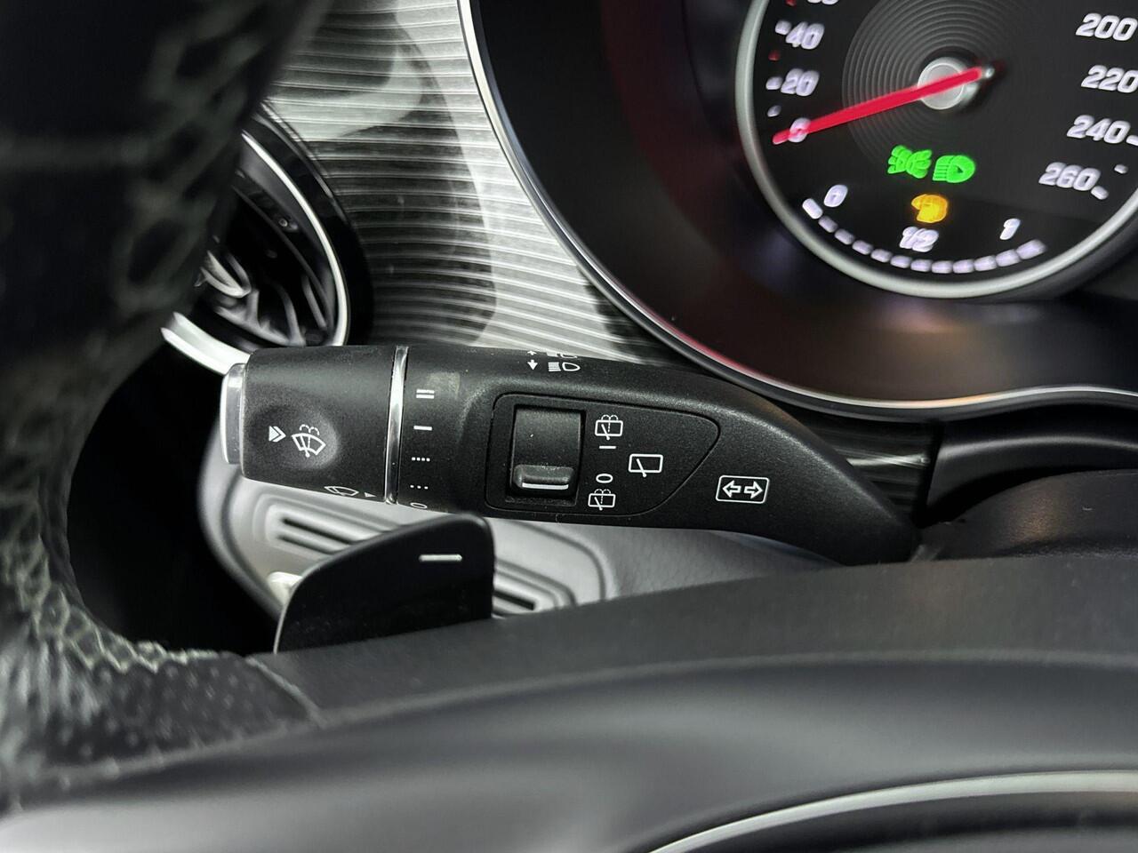 Mercedes-Benz V-KLASSE 250d Extra Lang DC 191PK | Trekhaak | Lederen Bekleding | Stoelverwarming | Achteruitrijcamera | Sidebars