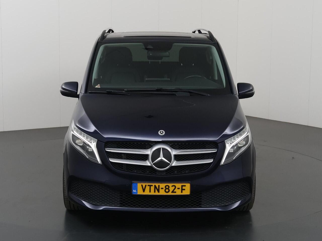 Mercedes-Benz V-KLASSE 300d | AUT. | 239 PK | L2 | DUBBEL CABINE | DEALER ONDERHOUDEN | ADAPTIEVE CRUISE CONTROL | ALARM | 19" AMG VELGEN | LEDEREN BEKLEDING | STOELVERWARMING | TREKHAAK | CARPLAY | ANDROID AUTO | CLIMA | NAVIGATIE | ACHTERUITRIJCAMERA