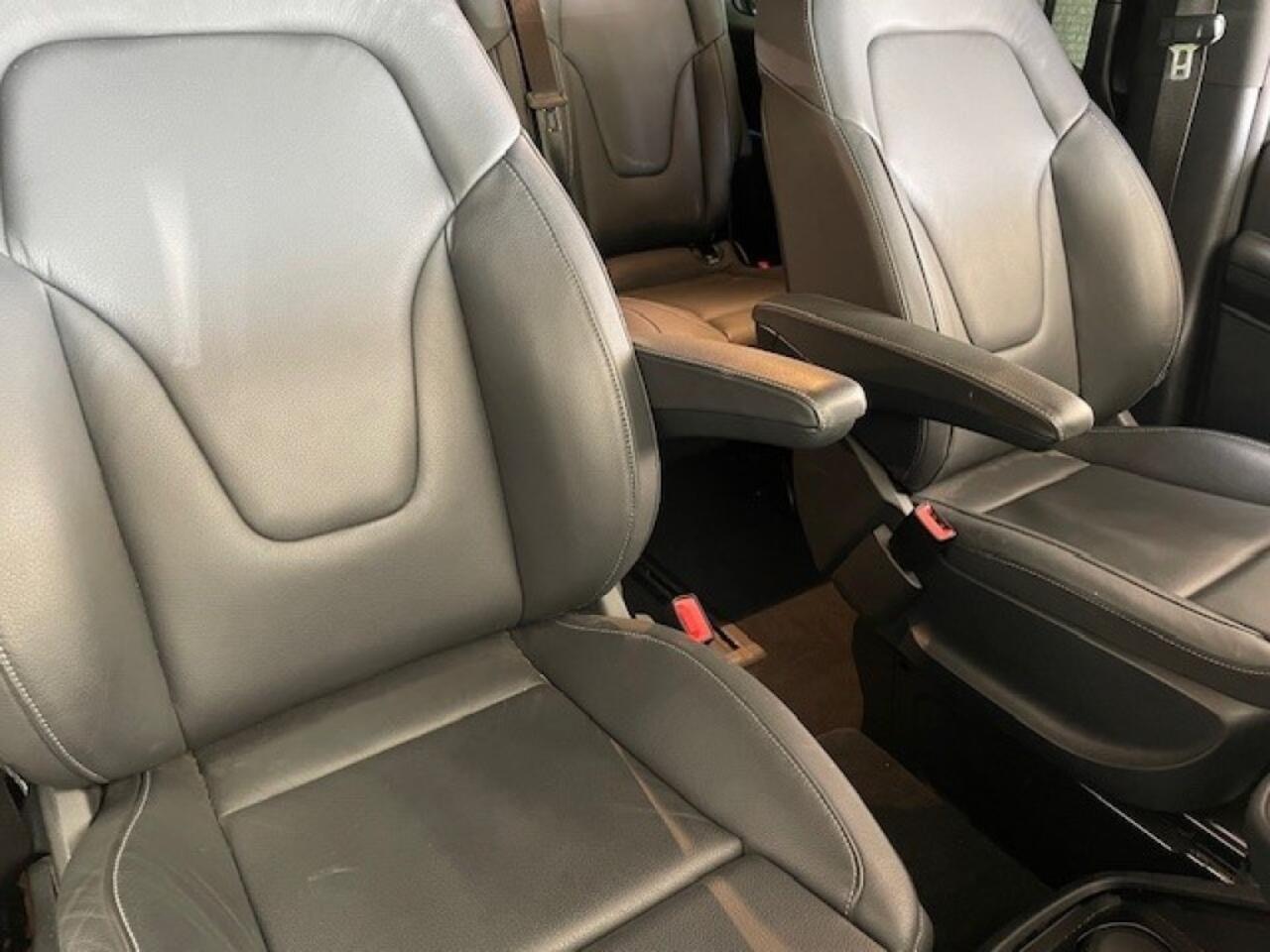 Mercedes-Benz V-KLASSE 250D Dubbel Cabine Lang Avantgarde Automaat BomVol