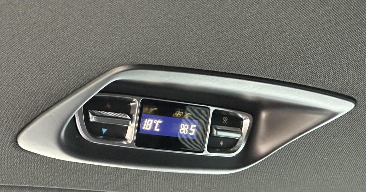 Mercedes-Benz V-KLASSE 300d 4 MATIC|Elec schuifd|AMG Line|Dubbele cabine