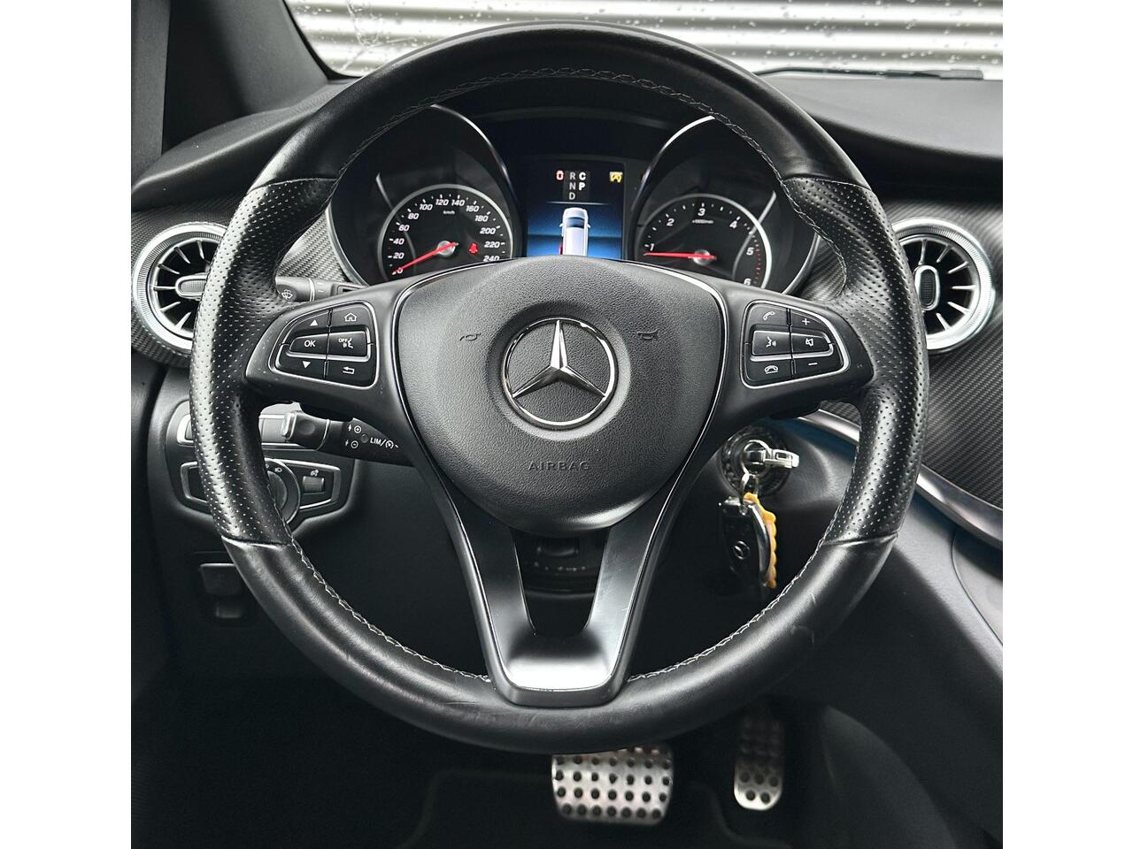 Mercedes-Benz V-KLASSE 300d 4 MATIC|Elec schuifd|AMG Line|Dubbele cabine