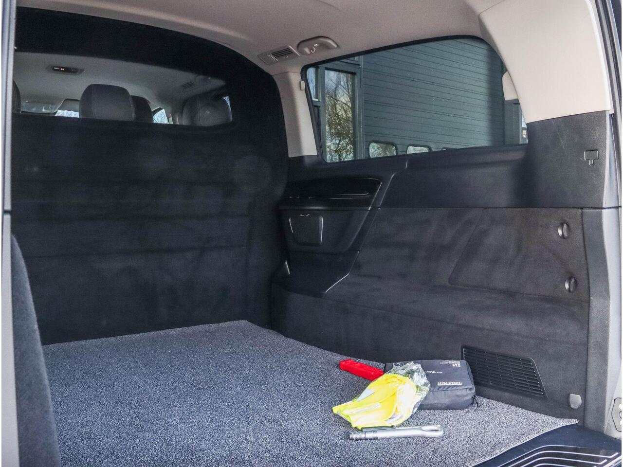 Mercedes-Benz V-KLASSE 300d Extra Lang DC 5p Burmester | 2x schuifdeur | Leder | 240PK