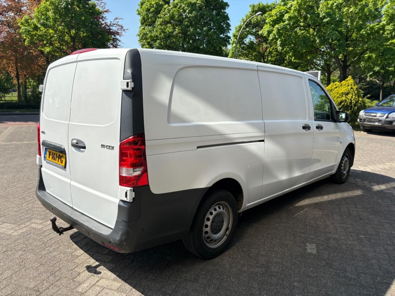 Mercedes-Benz VITO 111 CDI Navigatie Achterdeuren Cruise Trekhaak PDC Airco