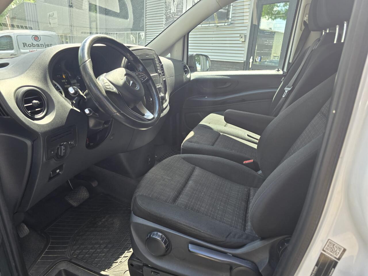 Mercedes-Benz VITO 116 CDI L2 H1 STANDKACHEL