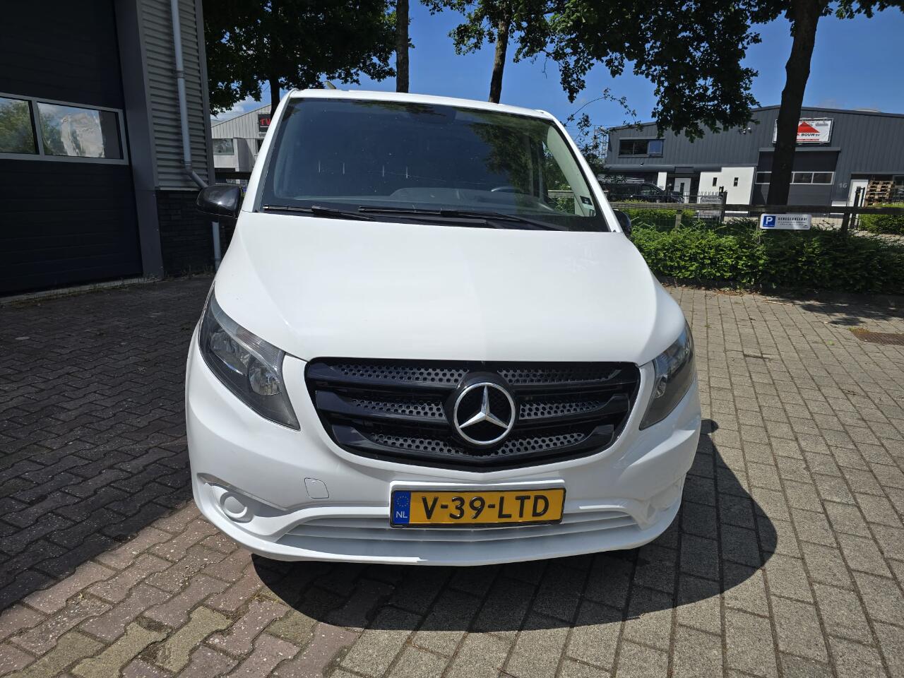 Mercedes-Benz VITO 116 CDI L2 H1 STANDKACHEL