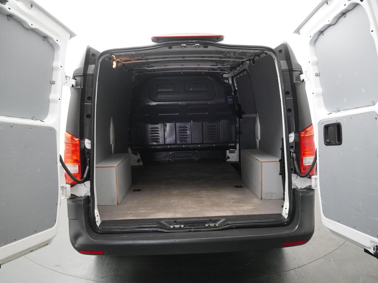 Mercedes-Benz VITO 111 CDI Functional Lang - Airco - Cruise Control - Bluetooth - Zijwand+vloerbetimmering