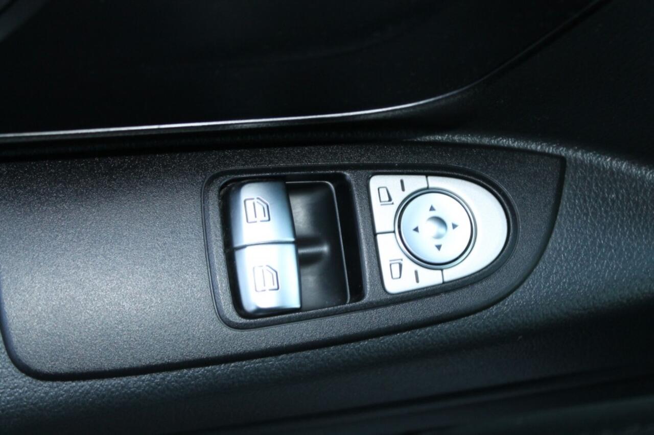 Mercedes-Benz VITO 114 CDI LANG DUBBEL CABINE 5 ZITS AIRCO NAVI TREKHAAK