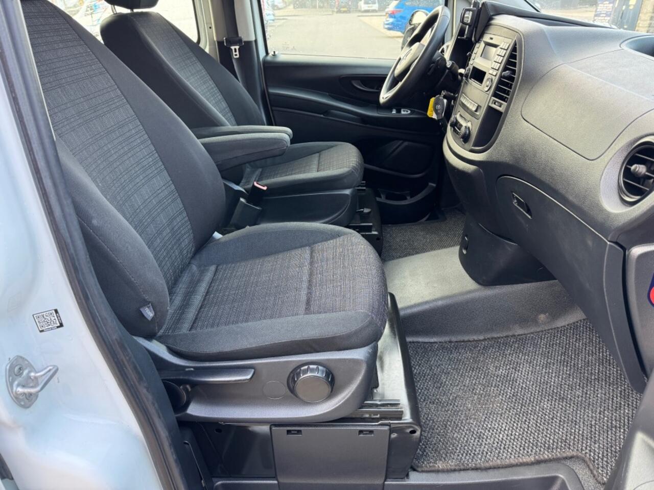 Mercedes-Benz VITO 114 CDI Dubbel Cabine Comfort L3 Automaat Clima trekhaak achterdeuren