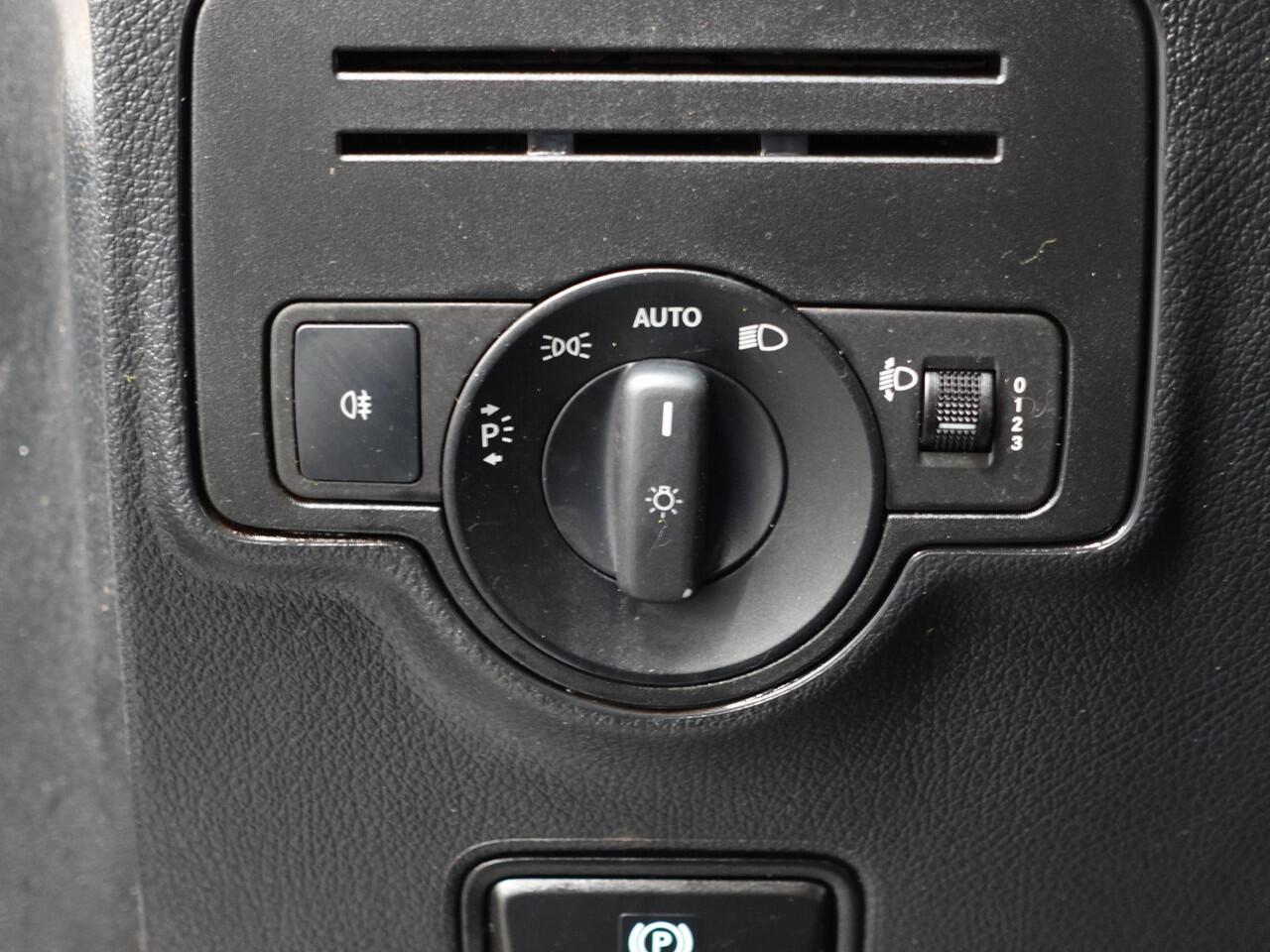 Mercedes-Benz VITO 110 CDI Lang Handel/Export Schade Airco Bluetooth App-connect trekhaak