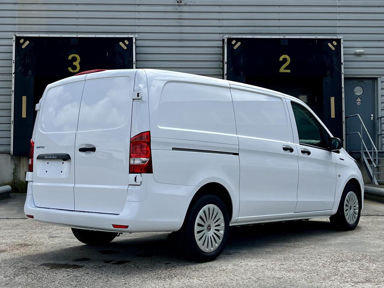 Mercedes-Benz VITO eVito 112 L2 | Stoelverwarming | Camera | WLTP 264 km | Bank | Achterdeuren