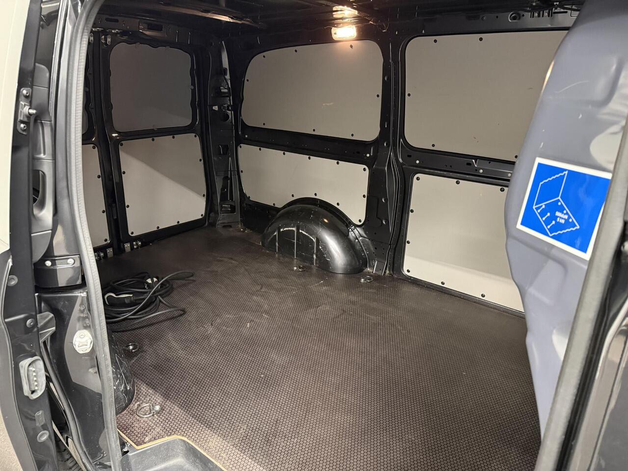 Mercedes-Benz VITO eVito Lang 66 kWh Airco Cruise Control Navi Stoelverwarming