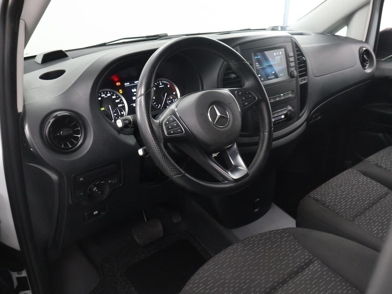 Mercedes-Benz VITO 114 CDI | AUT. | XL L3 | TREKHAAK | ACHTERDEUREN | 3-ZITS | PARKEERCAMERA | SPIEGELPAKKET | CRUISE CONTROL | CERTIFIED