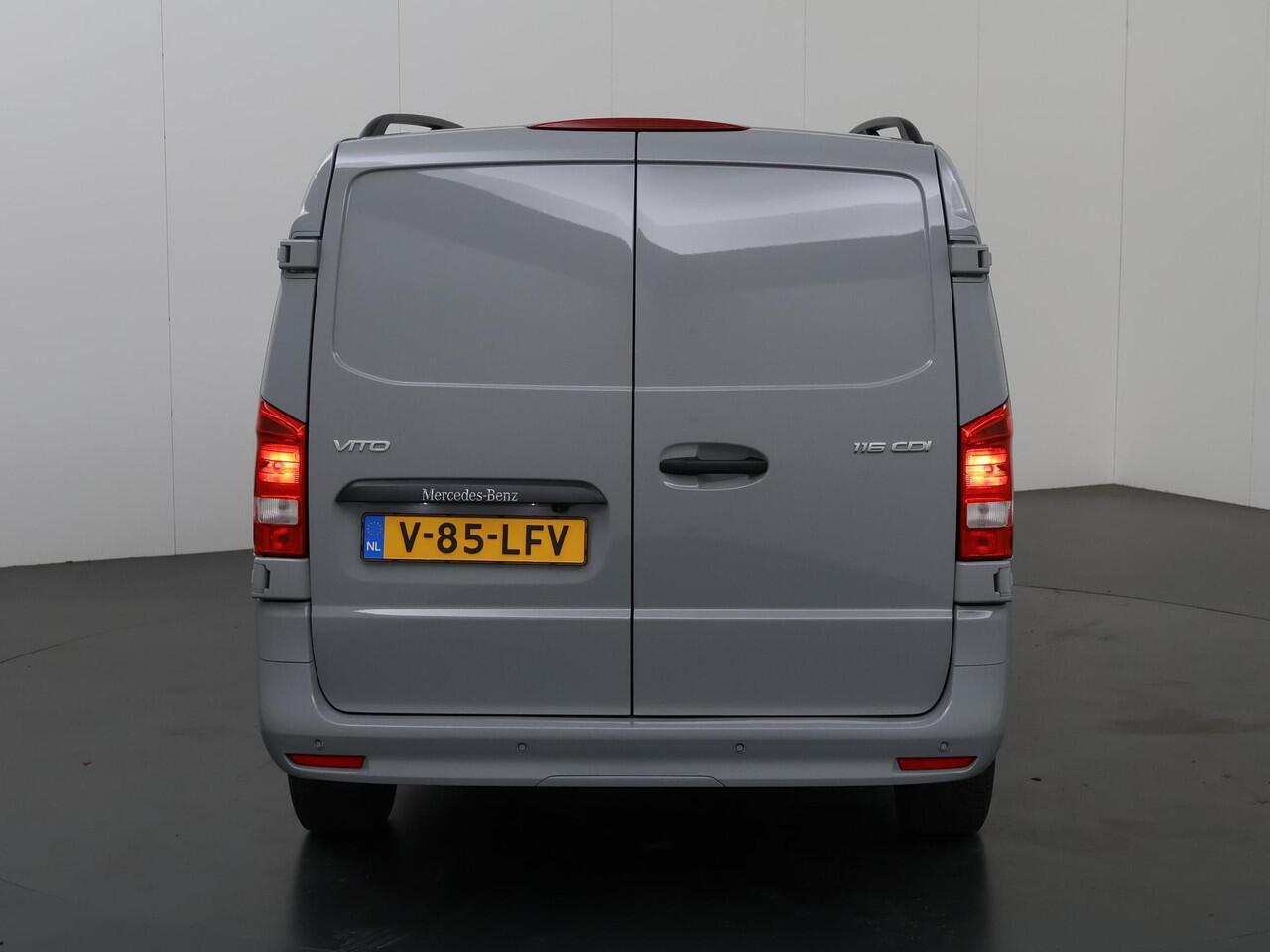 Mercedes-Benz VITO 116 CDI XL L3 Select Automaat | Cruise control | Achterdeuren | Bumpers in kleur | Trekhaak AHW 2500 kg | Laadruimte bekleding | Tweezitsbank | Led koplampen | LM velgen |