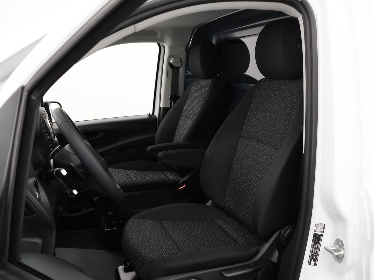 Mercedes-Benz VITO eVito L2 Lang 66 kWh | Achteruitrijcamera | Stoelverwarming | Navigatie | Climate Control | Cruise Control | LED Koplampen |