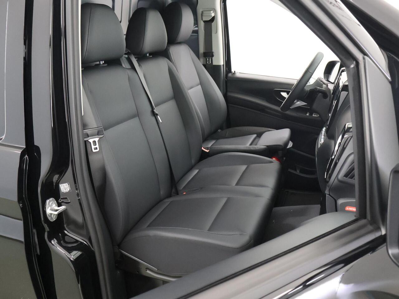 Mercedes-Benz VITO 116 CDI Aut. | L3 XL | Pro | EDITION | 19" Velgen | Spoilerpakket | Treeplanken | Automaat | Parkeercamera | Distronic Plus | Trekhaak 2500Kg | Dubbele schuifdeuren | Stoelverwarming | Certified