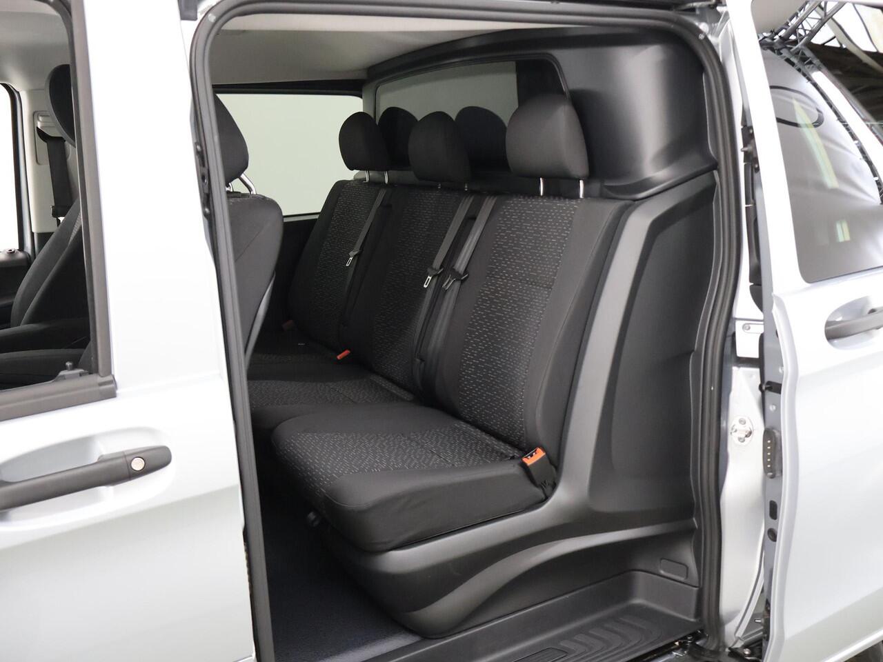 Mercedes-Benz VITO 119 L3 XL Pro | Aut. | Edition | Dubbele Cabine MULTI-BEAM LED | ACHTERUITRIJCAMERA | 2500 KG AHW TREKHAAK | ACHTERDEUREN | 2X ZIJSCHUIFDEUR | CRUISE CONTROL | STOEL - STOEL | METALLIC