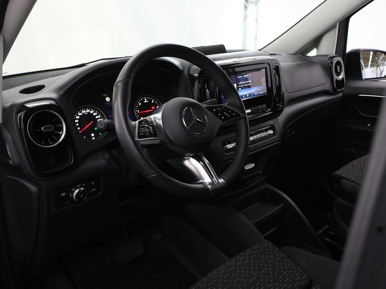 Mercedes-Benz VITO 119 L3 XL Pro | Aut. | Edition | Dubbele Cabine MULTI-BEAM LED | ACHTERUITRIJCAMERA | 2500 KG AHW TREKHAAK | ACHTERDEUREN | 2X ZIJSCHUIFDEUR | CRUISE CONTROL | STOEL - STOEL | METALLIC