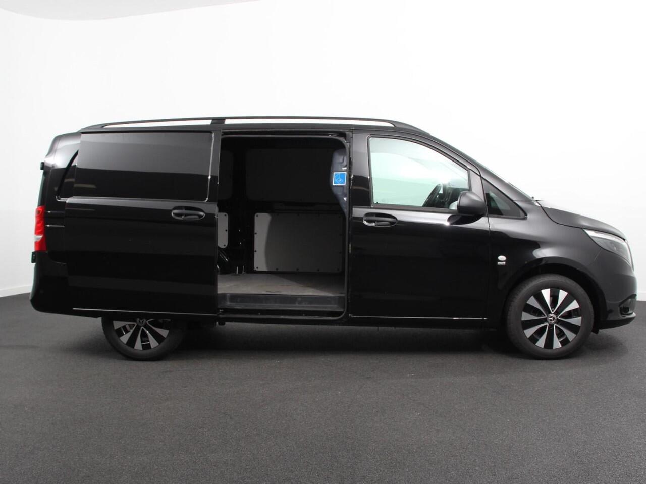 Mercedes-Benz VITO 119 CDI 190pk Automaat L2 Lang Navigatie Camera Apple Carplay Cruise control Trekhaak Leder Lichtmetalen Velgen