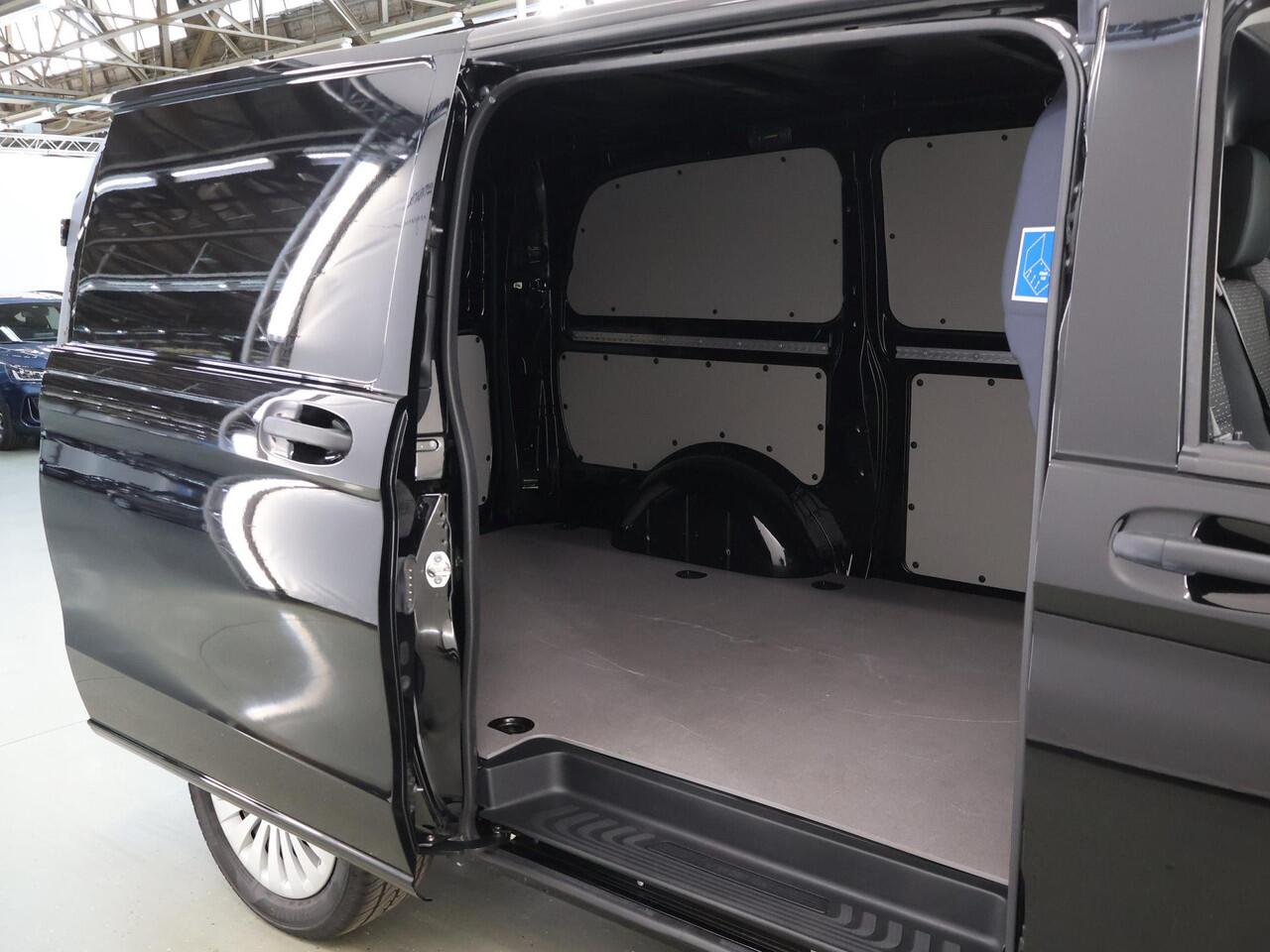 Mercedes-Benz VITO 114 CDI | Aut. | Lang L2 | Pro | Parkeercamera | Airco | Stoelverwarming | 3-zits | 2500 KG. Trekhaak | Cruise Control | Achterdeuren | Comfort Bestuurdersstoel | Certified