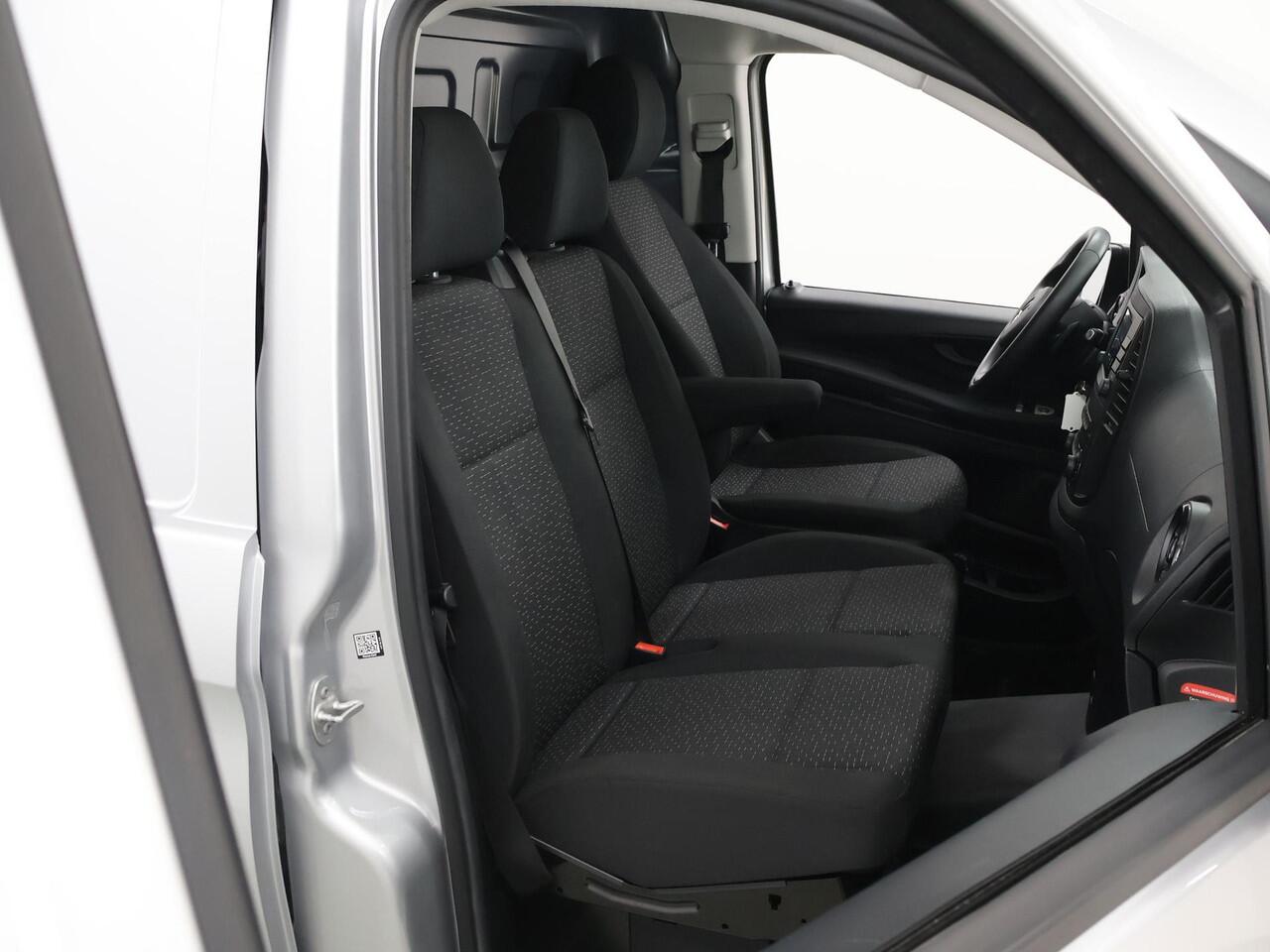 Mercedes-Benz VITO 114 CDI | Aut. | L2 Lang | Parkeercamera | Apple/Android Carplay| Achterdeuren 180 Graden | Airco | Cruise Control | Sidebars | 3-zits | Certified