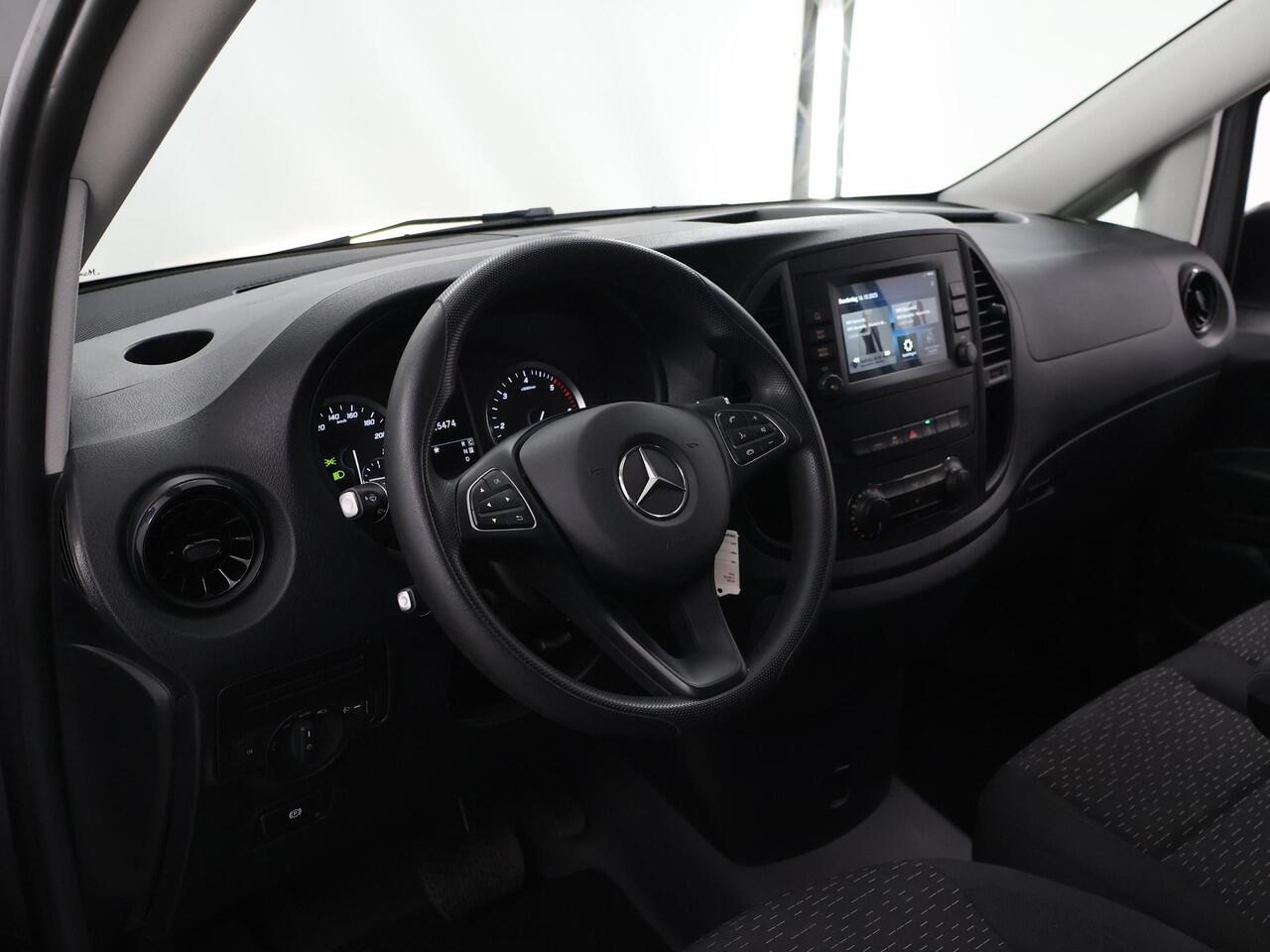 Mercedes-Benz VITO 114 CDI | Aut. | L2 Lang | Parkeercamera | Apple/Android Carplay| Achterdeuren 180 Graden | Airco | Cruise Control | Sidebars | 3-zits | Certified