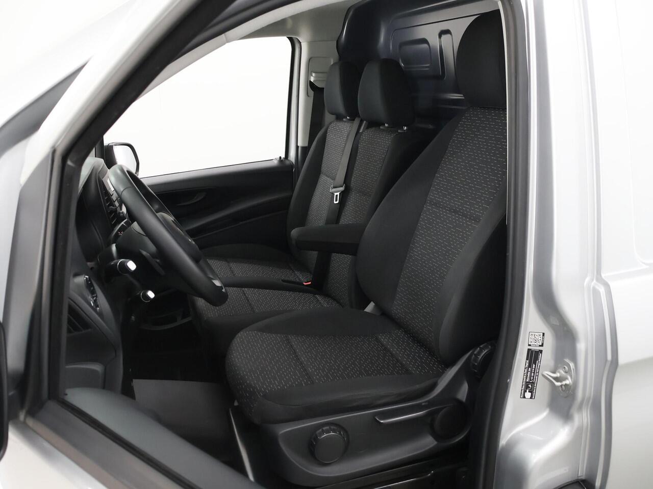 Mercedes-Benz VITO 114 CDI | Aut. | L2 Lang | Parkeercamera | Apple/Android Carplay| Achterdeuren 180 Graden | Airco | Cruise Control | Sidebars | 3-zits | Certified