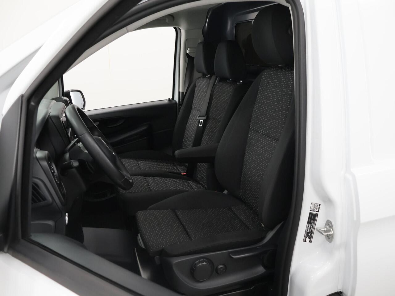 Mercedes-Benz VITO 116 CDI L2 Pro | Navigatie | Parkeercamera | Stoelverwarming | Keyless Go | 270° Deuren |