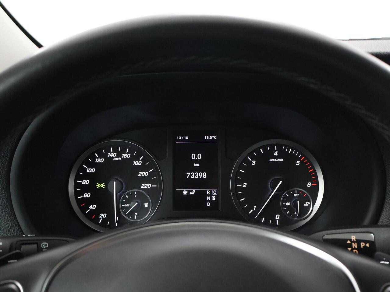 Mercedes-Benz VITO 119 CDI | L3 XL | DUBBEL CABINE | 190 PK | AUT. | LED | NAVIGATIE | CLIMATE CONTROL | CAMERA | PARKEERSENSOREN | BETIMMERDE LAADRUIMTE | TREKHAAK | METALLIC | CARPLAY / ANDROID AUTO | 17" LICHTMETALEN WIELEN