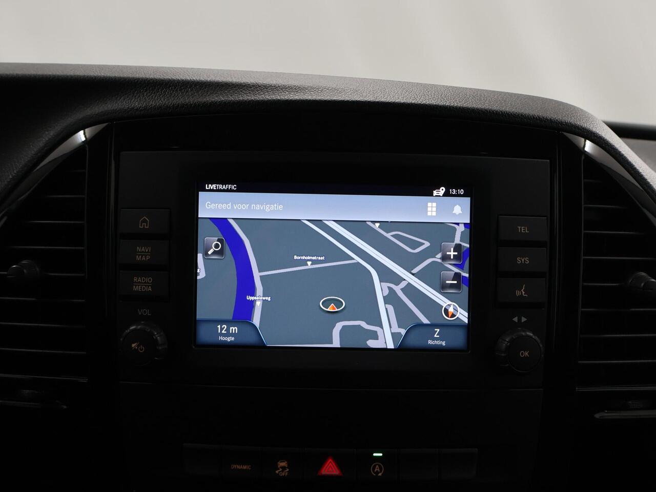 Mercedes-Benz VITO 119 CDI | L3 XL | DUBBEL CABINE | 190 PK | AUT. | LED | NAVIGATIE | CLIMATE CONTROL | CAMERA | PARKEERSENSOREN | BETIMMERDE LAADRUIMTE | TREKHAAK | METALLIC | CARPLAY / ANDROID AUTO | 17" LICHTMETALEN WIELEN