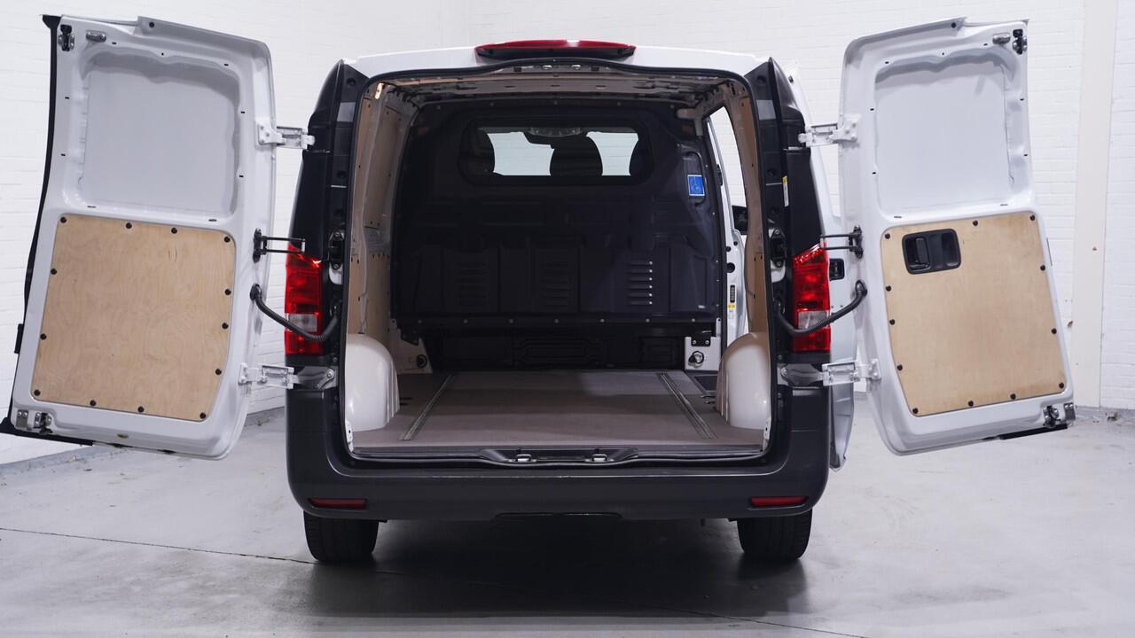 Mercedes-Benz VITO 116 CDI 163 pk Aut. XL Nwe Model Navi MBux, Camera, 270 Graden Deuren, Laadruimte Pakket, 3-Zits