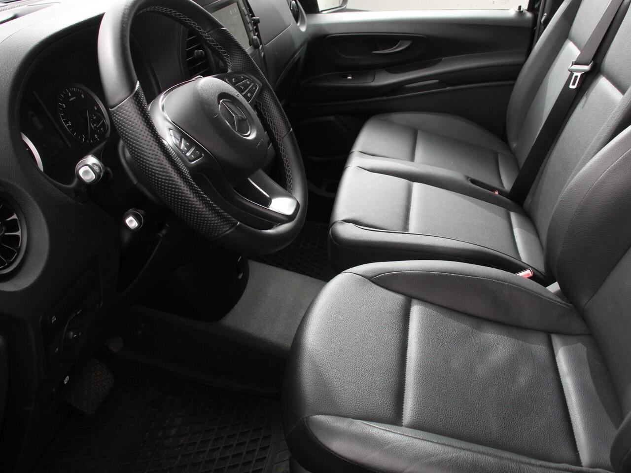 Mercedes-Benz VITO 119 CDI 190pk Automaat L2 Lang Navigatie Camera Apple Carplay Cruise control Trekhaak Leder Lichtmetalen Velgen