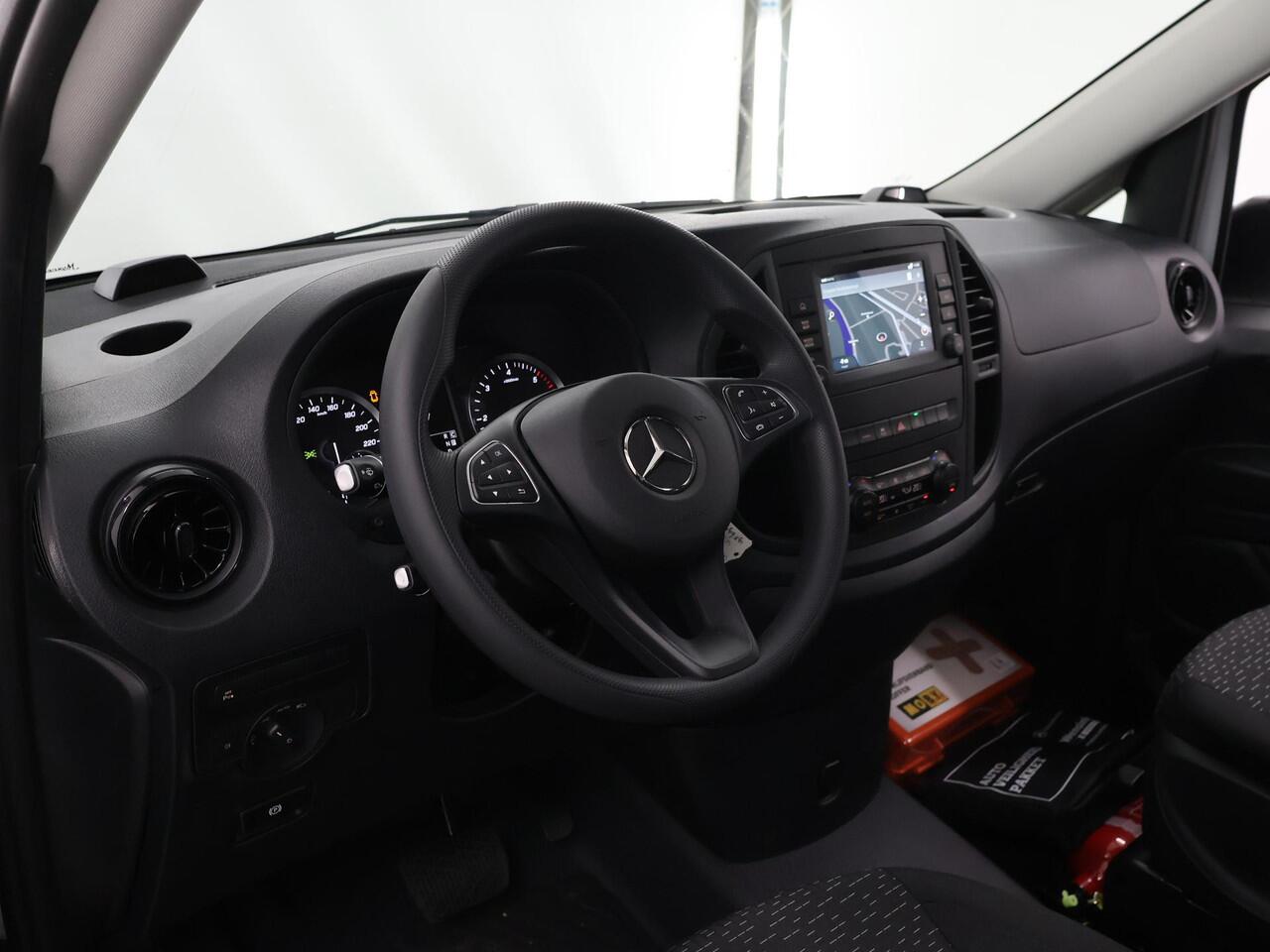 Mercedes-Benz VITO 116 CDI Extra Lang | Dubbel Cabine ¤57.995,- | Sidebars | LED | Trekhaak |