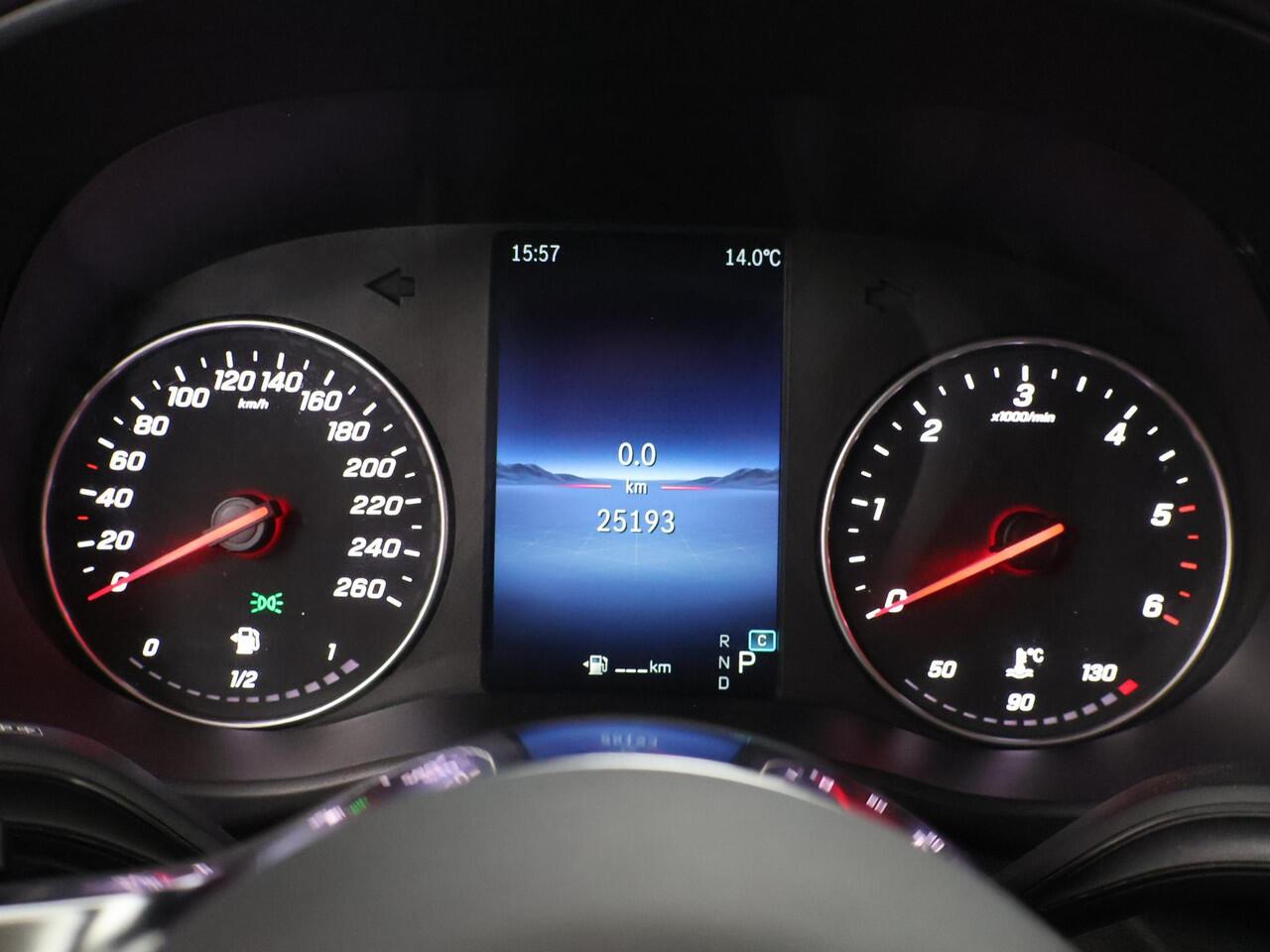 Mercedes-Benz VITO 116 CDI | Aut. | Lang L2 | Select | LM Velgen | Airco | Parkeercamera | Stoelverwarming | 2500 KG. Trekhaak | Alarm | LED Koplampen | Certified